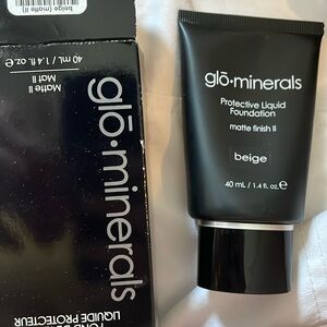 Glo minerals foundation color beige matte finish